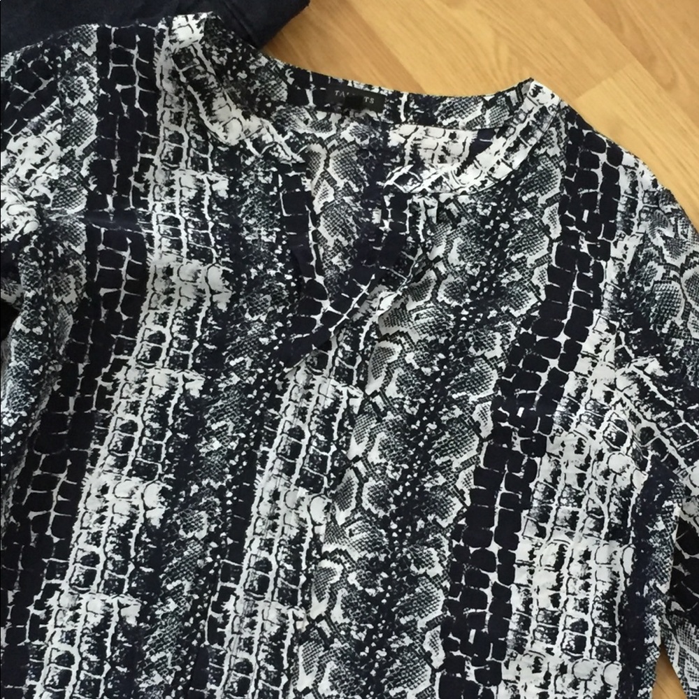 TALBOTS 100% Silk Blouse Navy/White light soft